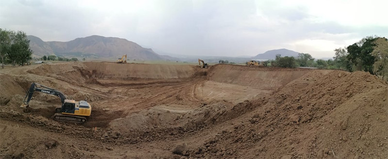 Reservorio para almacenamiento de 35 millones de litros de agua para el cultivo de aguacate